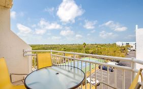 New! Cristbal Suite - Balcony, Parking & Pool!